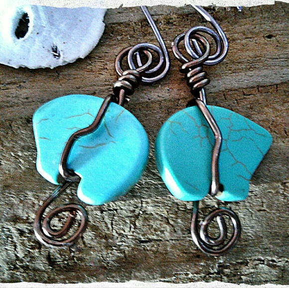 Howlite Turquoise Zuni Fetish Bear Earrings - Picture 5 of 5